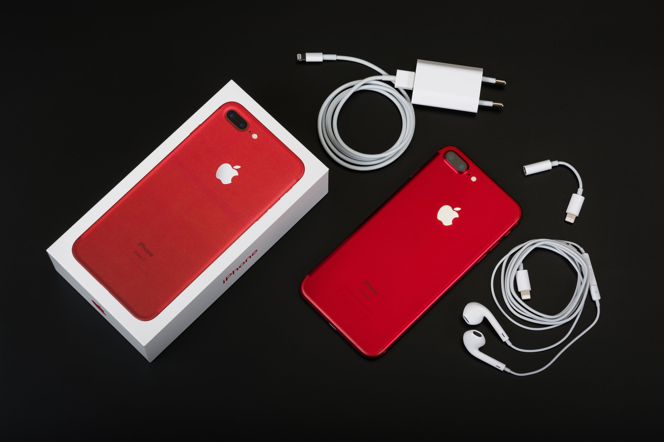 iPhone: Justiça obriga Apple e Americanas a dar carregador e fones -  TecMundo