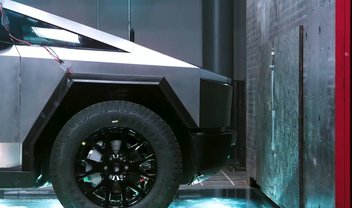 Tesla publica vídeo que quase mostra teste de impacto do Cybertruck