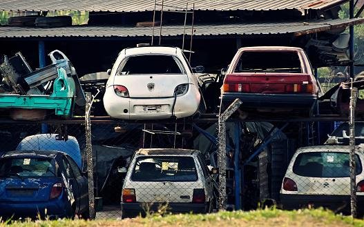 Motores mais antigos não comportam a nova tecnologia.