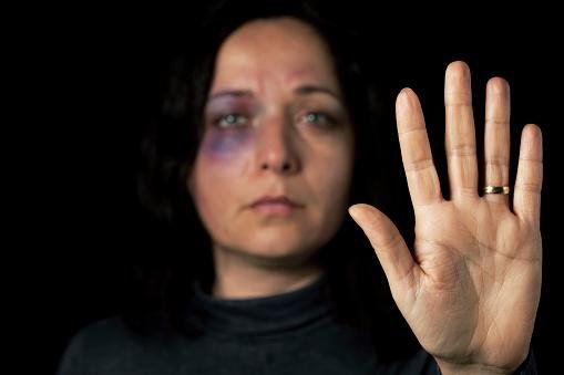 Violência contra a mulher é crime.