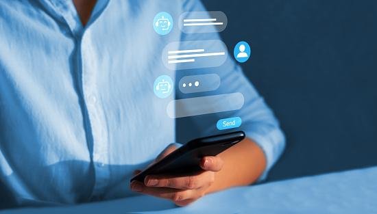 Assistentes virtuais e chatbots são algumas das IAs mais comuns atualmente. 