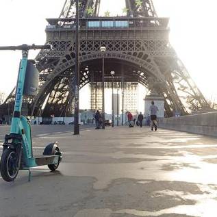 Imagem de População de Paris decide em votação proibir patinete elétrico de aluguel 