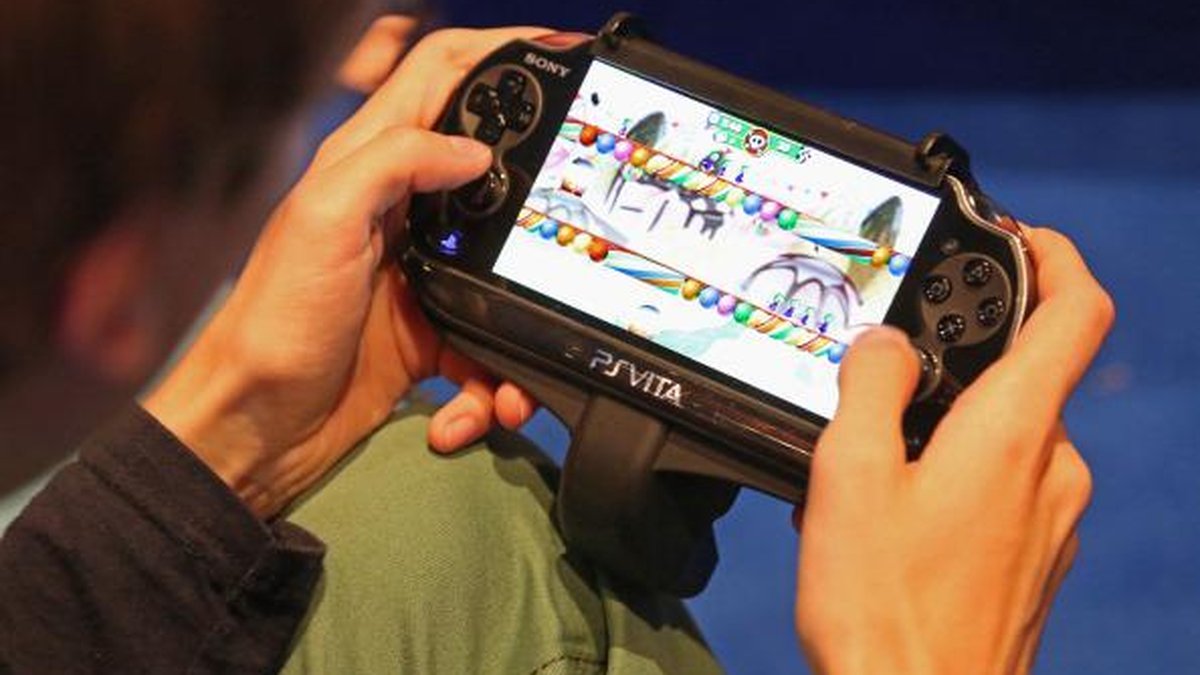 Novo PSP? PlayStation pode trazer um portátil antes do PS5 Pro - Tecnologia  e Games - Folha PE