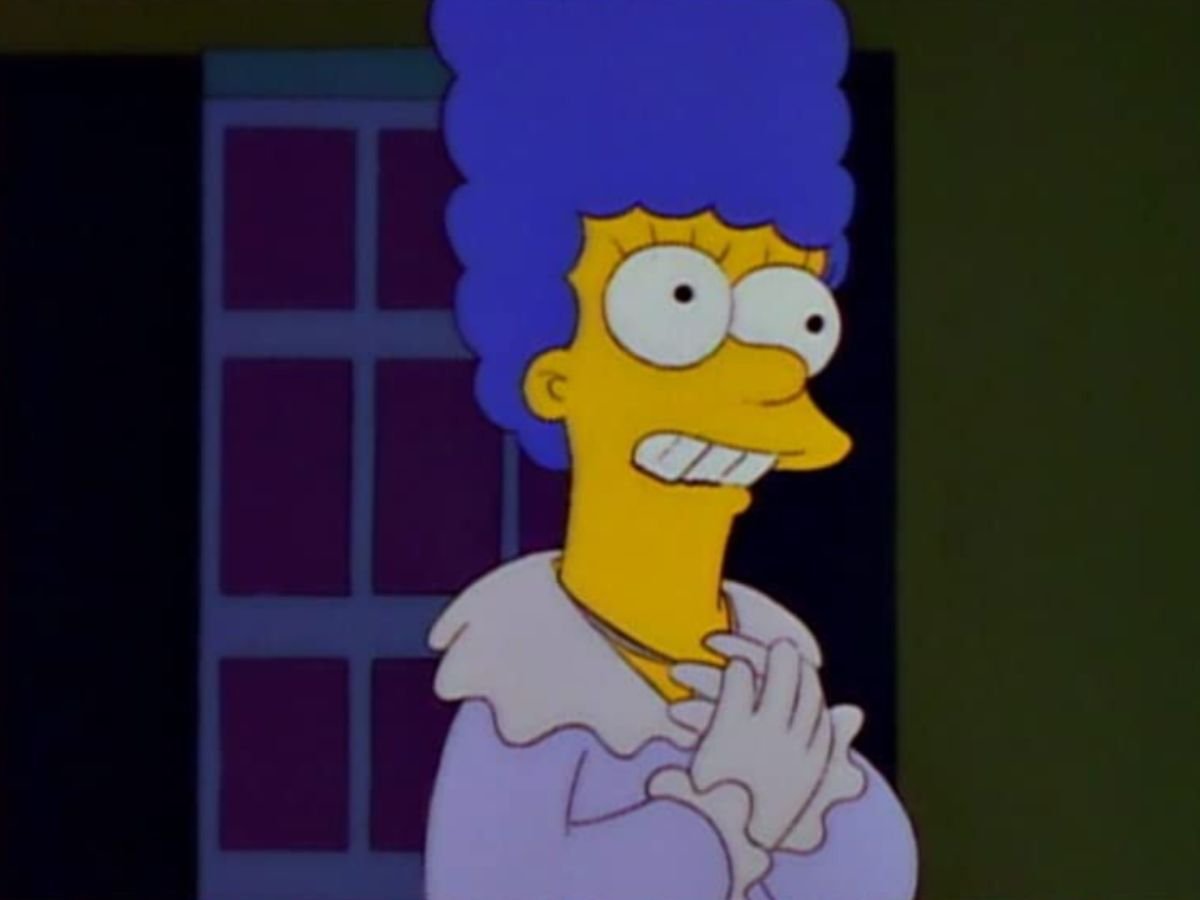 Marge é uma dona de casa fiel à família Simpson.