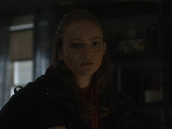 Sadie Sink, a Max de Stranger Things, é a filha adolescente cruel de Charlie.