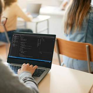 Imagem de Desenvolvedor Front End: 5 ferramentas e tecnologias essenciais