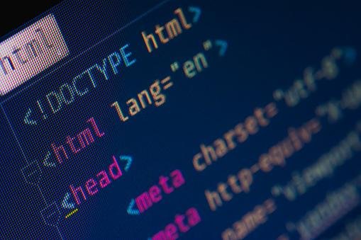 O HTML é uma tecnologia chave da internet.