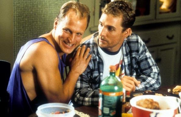 Matthew McConaughey e Woody Harrelson são amigos de muito tempo e já atuaram juntos por algumas vezes.
