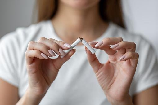 O governo britânico pretende eliminar o tabagismo no país até 2030.
