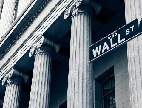 O uso de IAs em Wall Street não é novidade, mas as pesquisas mostram como o ChatGPT pode ser integrado ao setor.