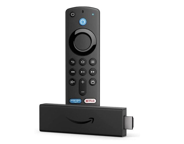 O Fire TV Stick possui integração com a Alexa para comando de voz.