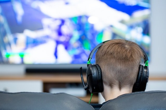 Aprenda a usar o controle parental do Xbox e restringir o acesso a conteúdo adulto por crianças