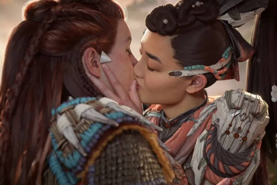 Horizon Burning Shores sofre review bombing devido a beijo de Aloy