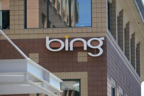 Bing ganhou destaque na briga pelo mercado dos motores de busca após integrar inteligência artificial do ChatGPT. (Fonte: GettyImages/Reprodução)