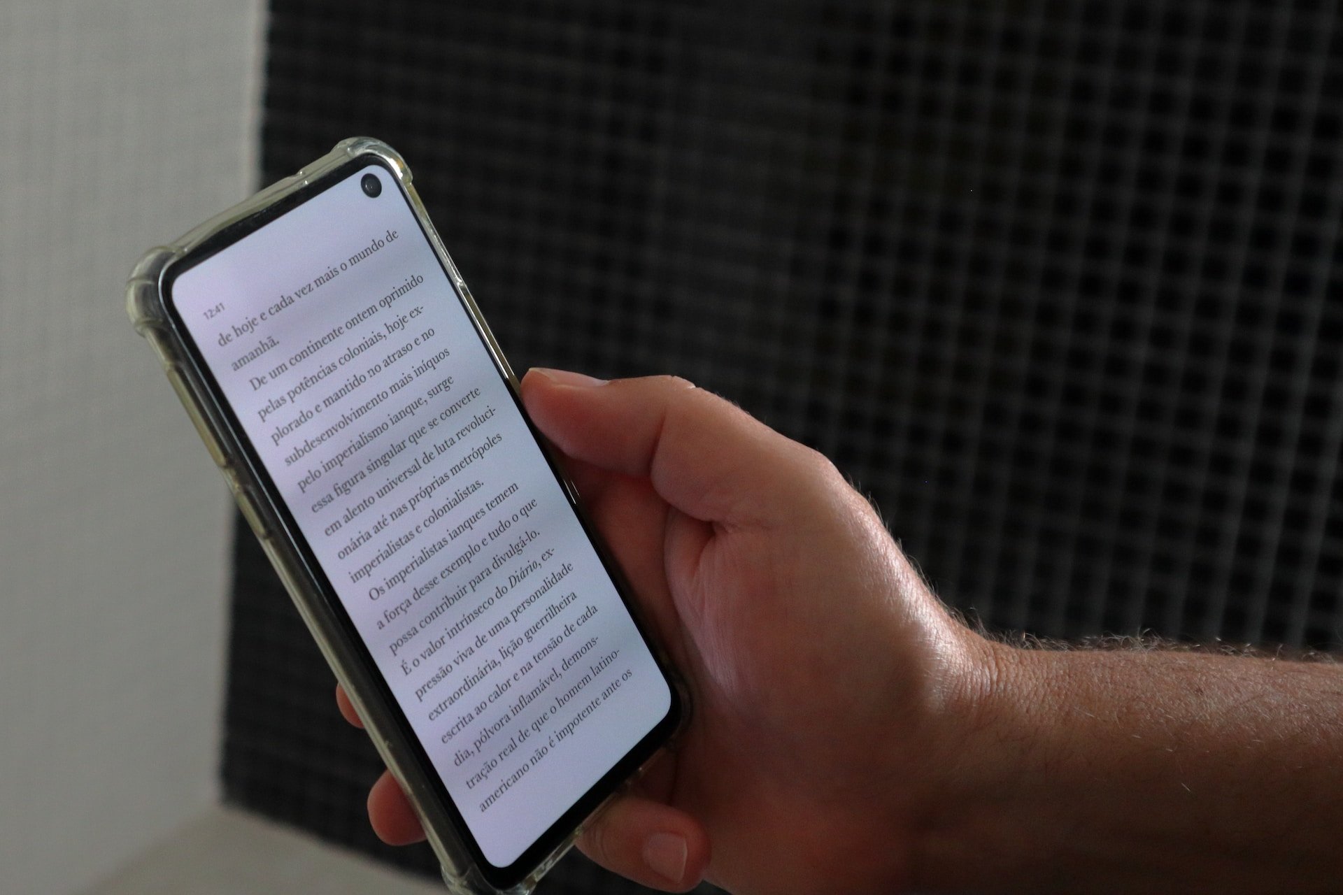 O programa permite ler livros no Kindle ou no app para dispositivos móveis.