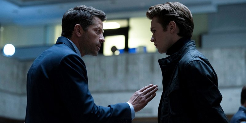 Misha Collins como Harvey Dent em Gotham Knights. (Fonte: The CW/Divulgação)