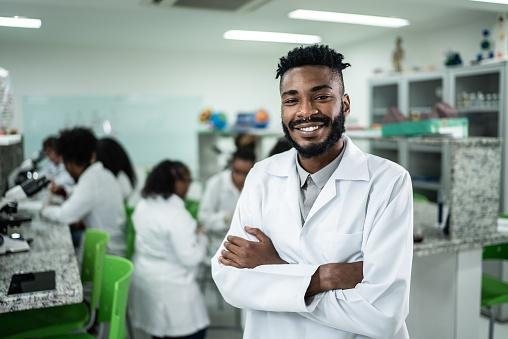 Os profissionais de ciências biológicas possuem um mercado de trabalho amplo. (GettyImages/Reprodução)