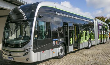 Curitiba inicia testes com ônibus elétrico articulado da BYD