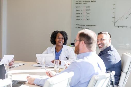 Profissionais de Gestão Hospitalar ficam antenados em todos os processos gerenciais de um centro de saúde. (GettyImages/Reprodução)