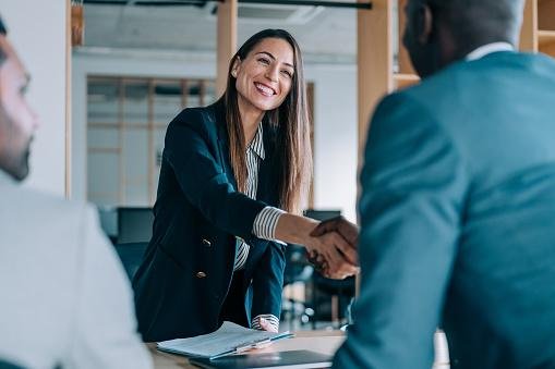 Profissionais do RH são formados para entenderem as dinâmicas de trabalho. (GettyImages/Reprodução)