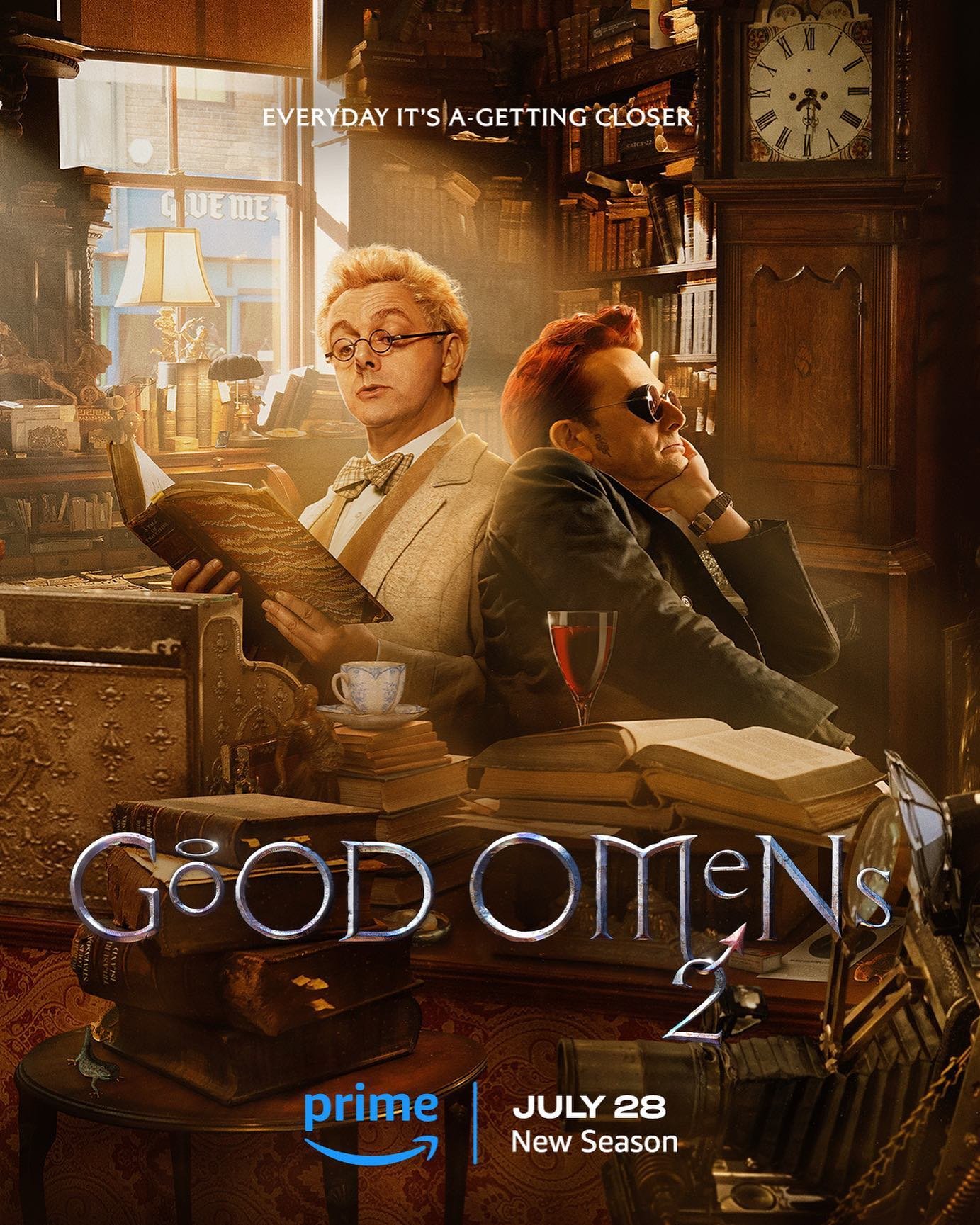 Cartaz promocional da 2ª temporada de Good Omens.