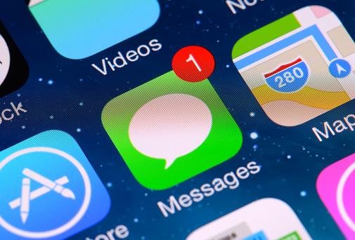 A Apple usa um sistema de segurança diferente em suas mensagens, colocando empecilhos em trocas com aparelhos Android, principalmente em chats em grupo.