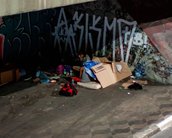 TikTok: perfis ganham visualizações e dinheiro com a miséria na Cracolândia