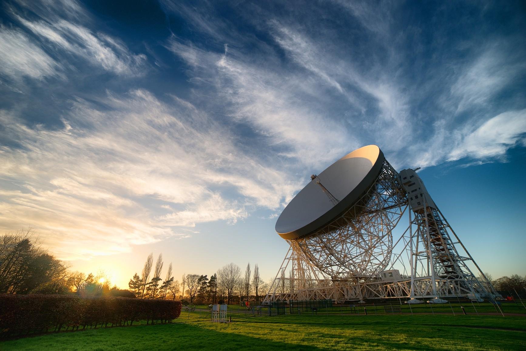 Os sinais de rádio da supernova foram captados pelos telescópios e-MERLIN no Observatório de Jodrell Bank.