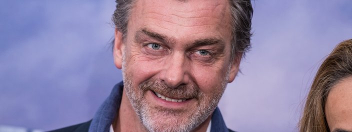 Imagem de: Ray Stevenson, ator de Thor e Star Wars, morre aos 58 anos