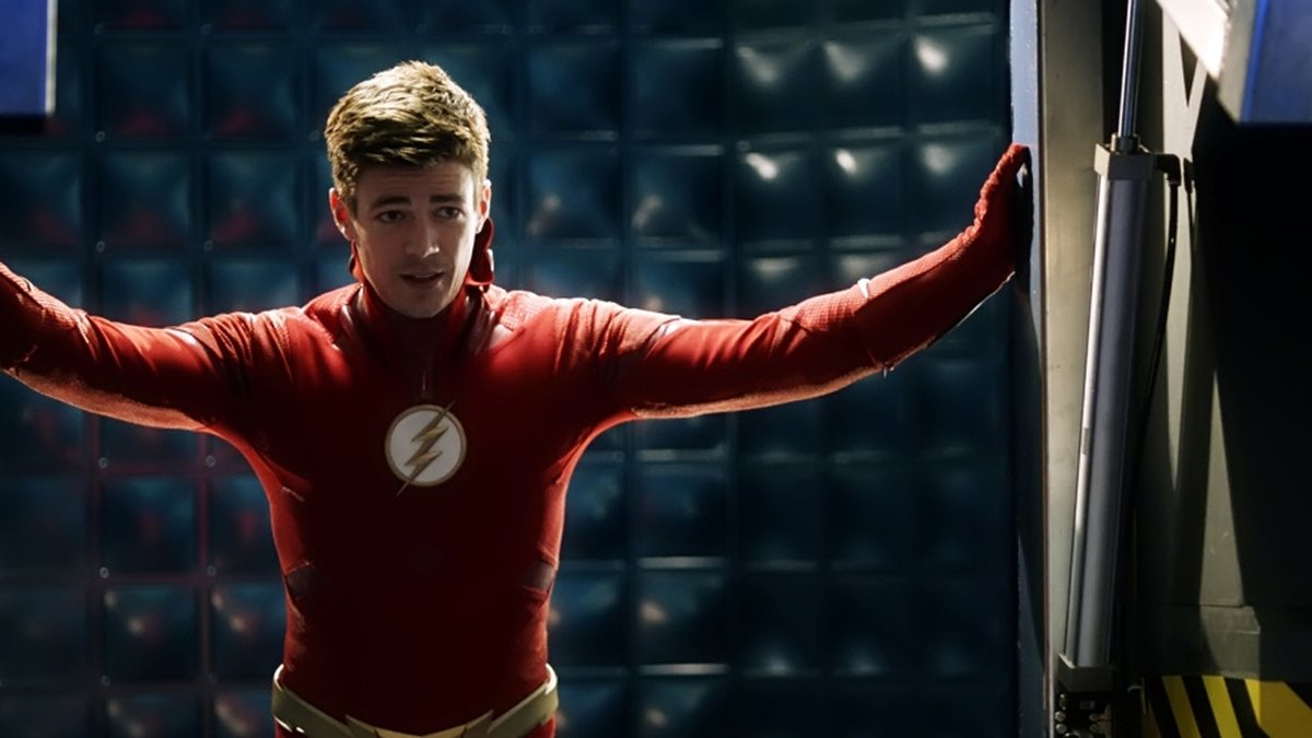 O QUE ACONTECEU NO FINAL DE THE FLASH? COMO ESSE CARA FOI PARAR LÁ? FINAL  EXPLICADO DE THE FLASH! 