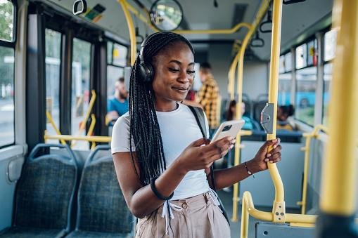 Com a Rádio do Spotify, você pode descobrir novas canções e artistas. (GettyImages/Reprodução)