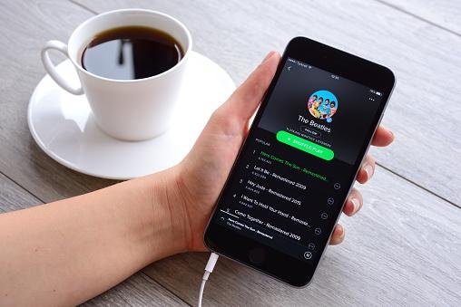 Diariamente, o aplicativo cria playlists automáticas especialmente para você. (GettyImages/Reprodução)