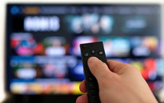 Retirar títulos de seus catálogos se tornou uma estratégia de economia para vários streamings.