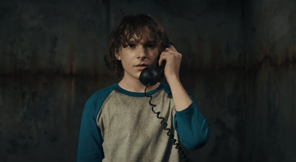 Em O Telefone Preto, Mason Thames interpretou o jovem Finney. 