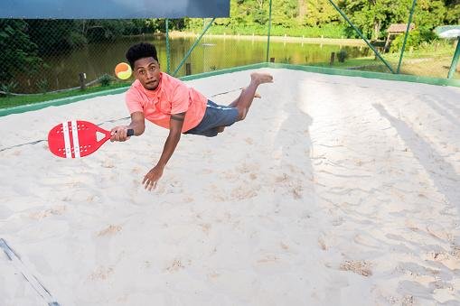 BEACH TENNIS: CONHEÇA O ESPORTE DO MOMENTO!