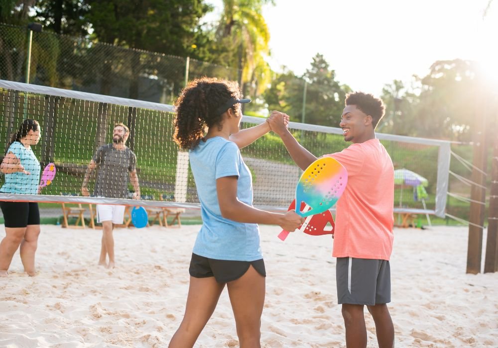 Beach tennis: 11 boas razões para praticar o esporte que é cara do verão -  24/01/2023 - UOL VivaBem