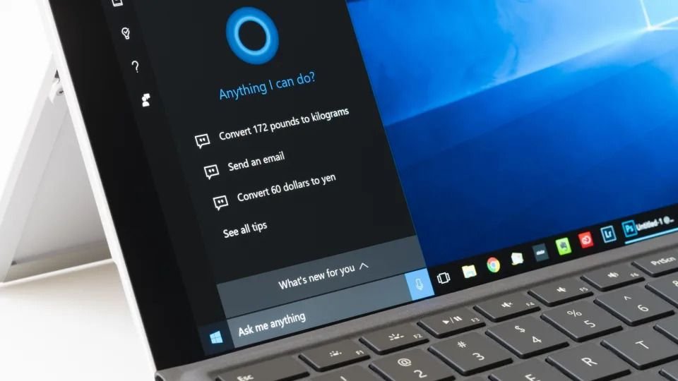 Cortana foi lançada para computadores com o Windows 10 em janeiro de 2015.