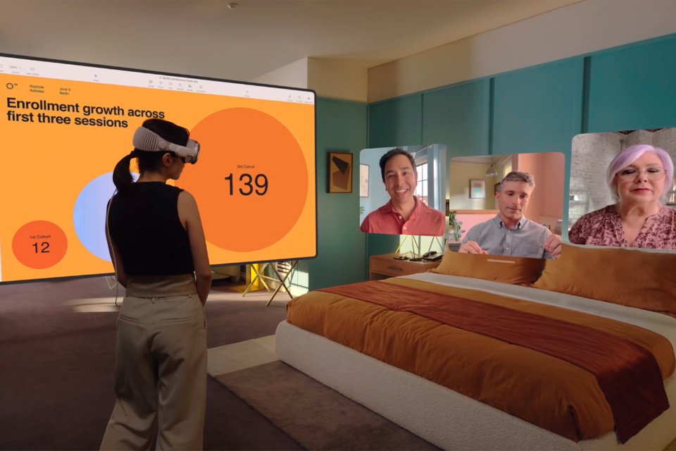 O Vision Pro oferece uma nova experiência para o FaceTime, permitindo maior imersão nas conferências virtuais.