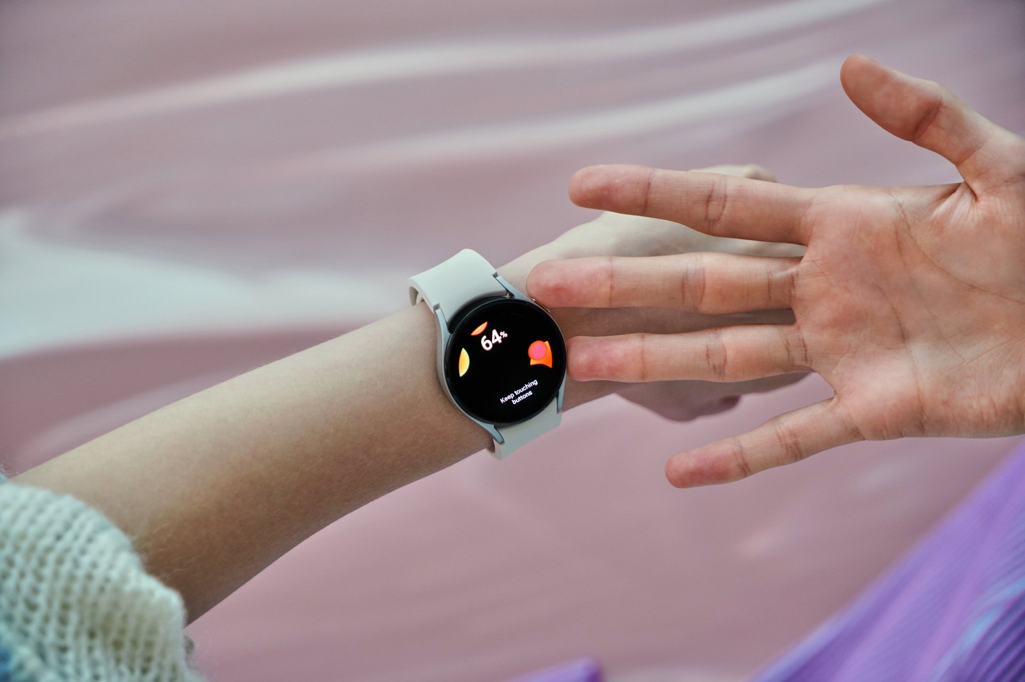 Samsung Galaxy Watch 4 permite fazer medições de bioimpedância