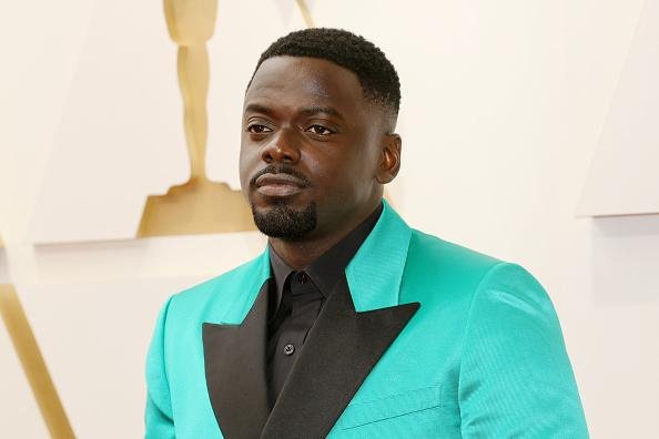 Daniel Kaluuya é o dublador do Homem-Aranha Punk.