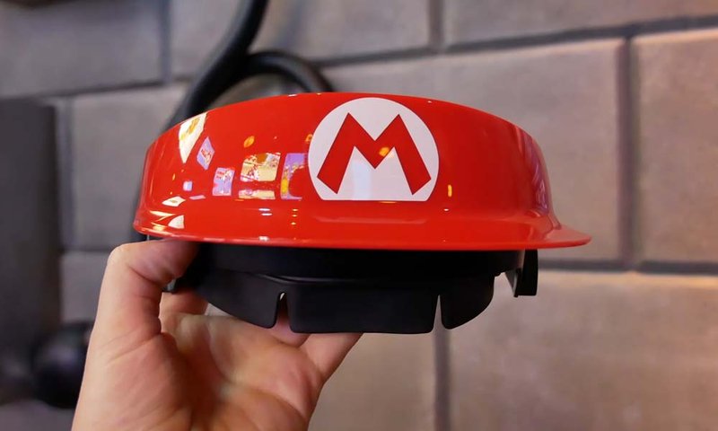 A Mira produziu os headsets usados nos parques Super Nintendo World.