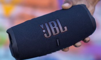 JBL Charge 5 ganha atualização com conexão Wi-Fi