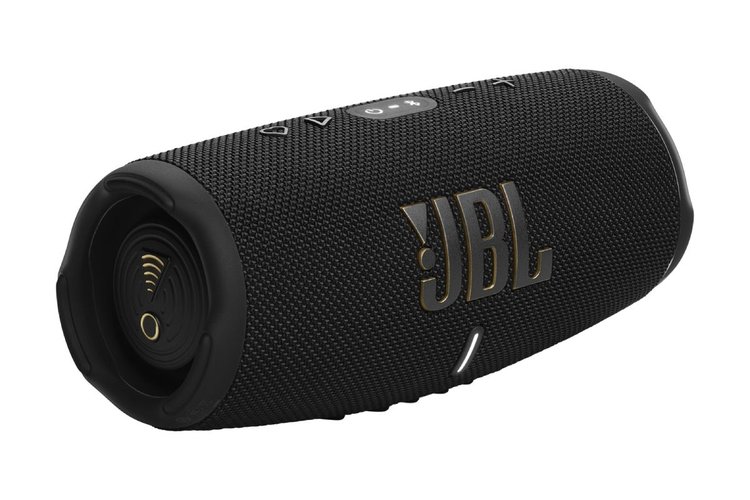 JBL Charge 5 Wi-Fi mantém o visual do modelo padrão.