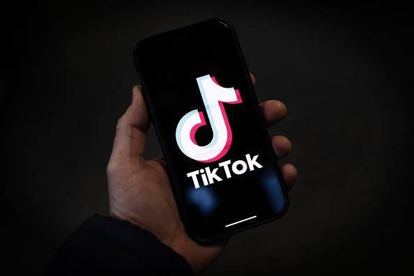 O TikTok foi acusado por um ex-funcionário de colaborar com o governo chinês.