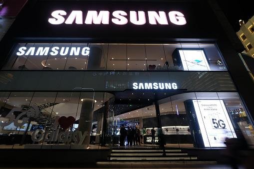 A Samsung teve dados sigilosos roubados por ex-funcionário, dizem oficiais de justiça