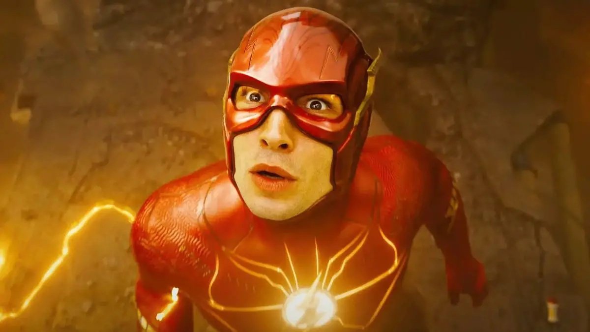 O QUE ACONTECEU NO FINAL DE THE FLASH? COMO ESSE CARA FOI PARAR LÁ? FINAL  EXPLICADO DE THE FLASH! 