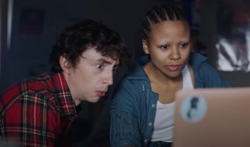 Black Mirror ironiza fãs de True Crime em episódio ácido da 6ª temporada