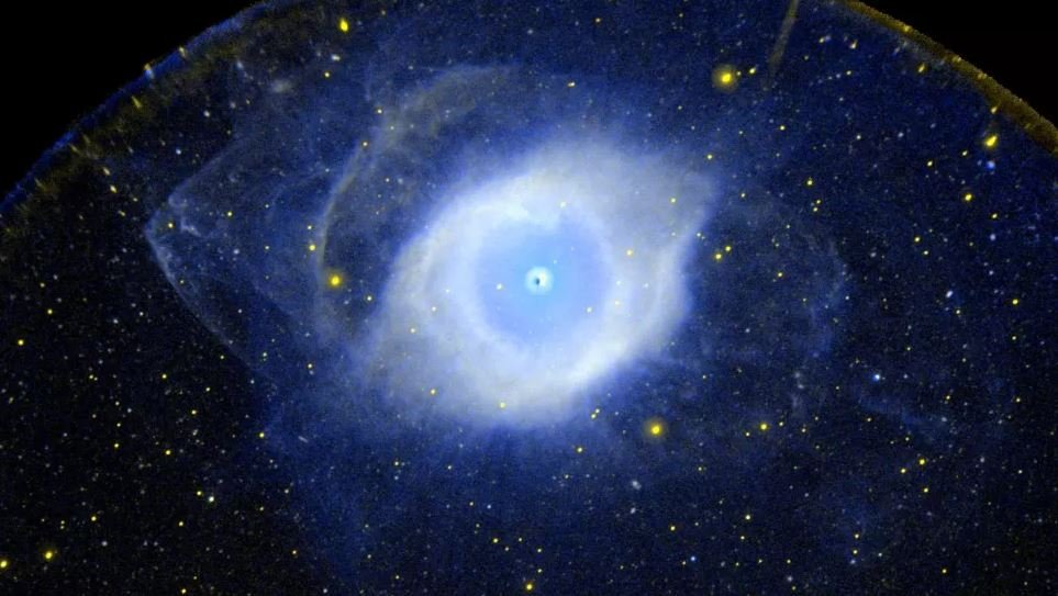A Helix Nebula (imagem) é uma das estrelas usadas para os atuais modelos de medição da expansão do universo; os cientistas acreditam que a nova teoria pode estar certa, mas afirmam que ainda não pode ser testada observacionalmente.