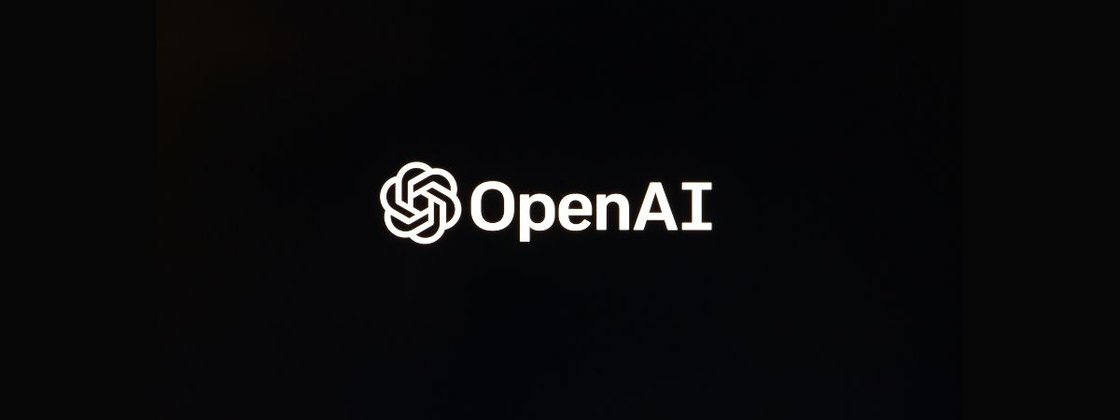Imagem de: OpenAI culpa usuários por vazamento de contas do ChatGPT na dark web