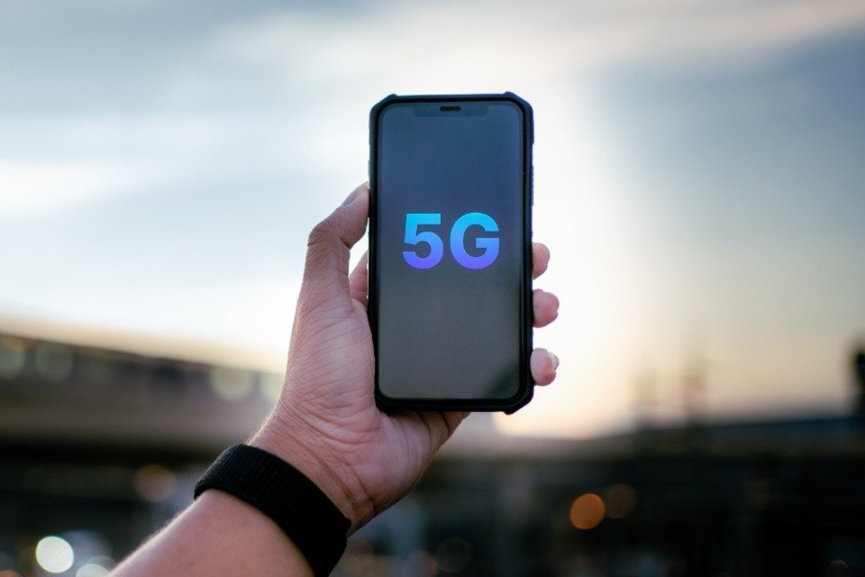 Compre seu celular com 5G com até 40% de desconto - TecMundo